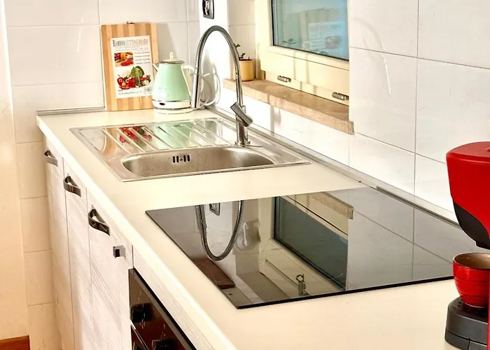 Trastevere With A Terrace Smart Tv And Ac Appartamento *